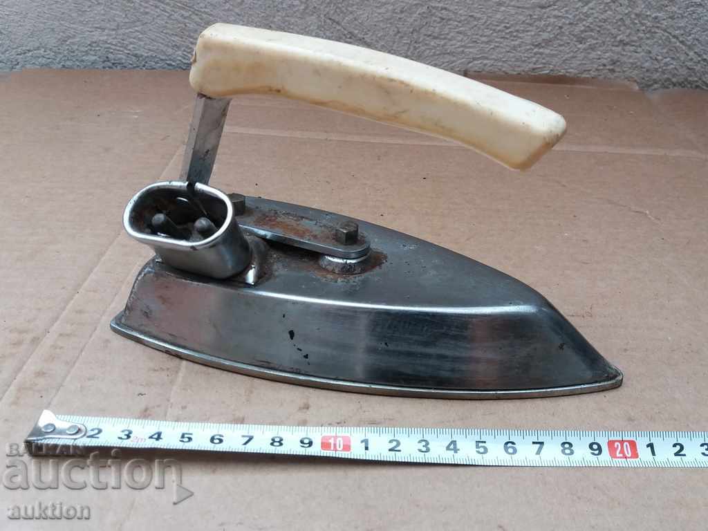 OLD IRON - WORKING WITH MARKING with price 4.99 BGN | € 2.55 OLD IRON - WORKING WITH MARKING with price 4.99 BGN | € 2.55