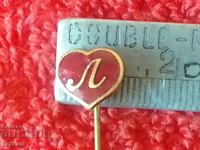 Стара рядка царска бронз игла емайл значка Буква Л сърце