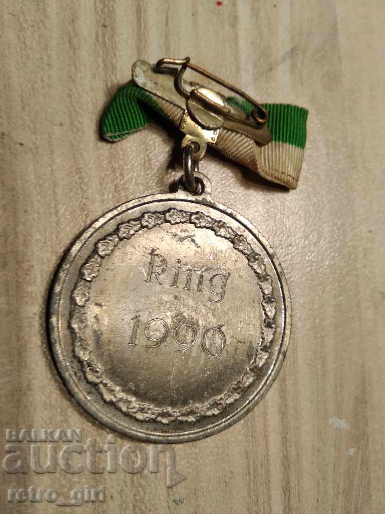 I sell an old badge. with price 5.00 BGN | € 2.56