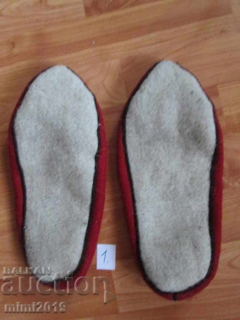 Παράδοση Μάλλινες παντόφλες του 19ου αιώνα Παράδοση Μάλλινες παντόφλες του 19ου αιώνα