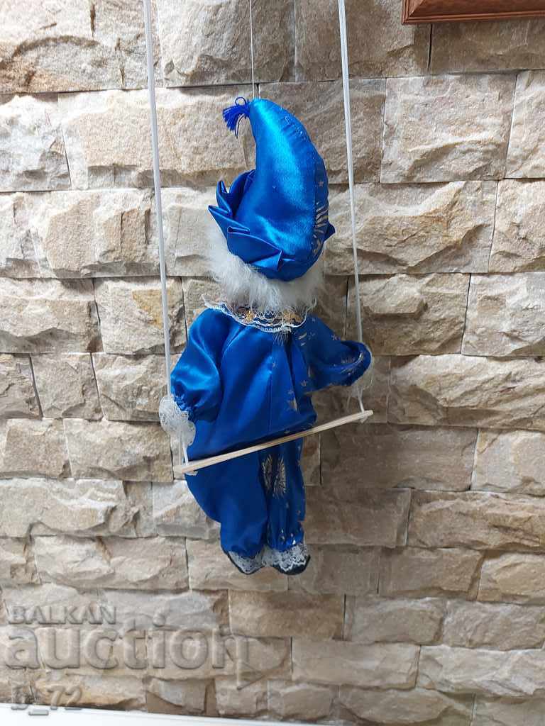 Delivery of Old clown doll