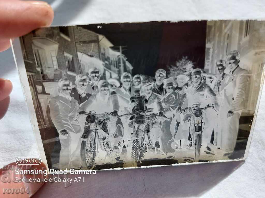 Auction MOTORCYCLES - GLASS PLATE - WW II Auction MOTORCYCLES - GLASS PLATE - WW II