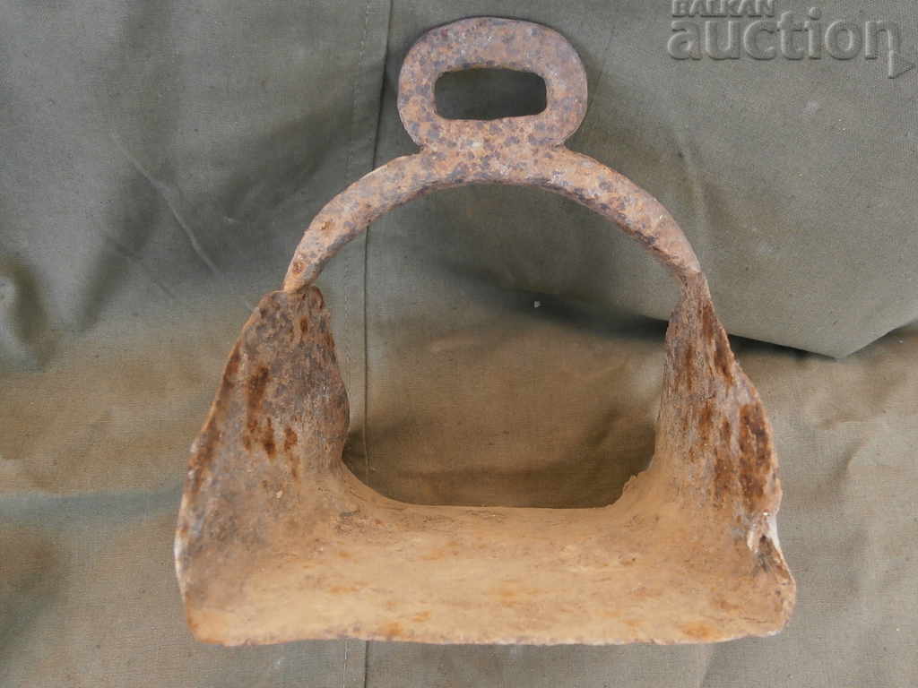 an ancient wrought primitive stirrup - 7