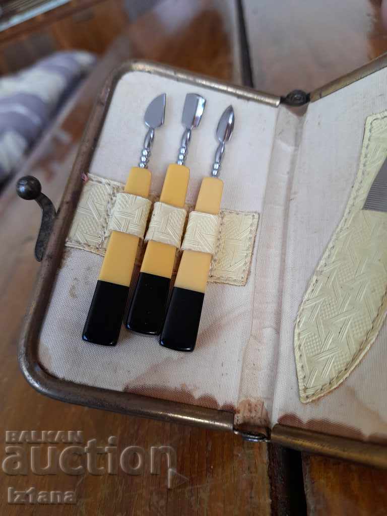 Παράδοση Γυναικεία τσάντα νυχιών Παράδοση Γυναικεία τσάντα νυχιών