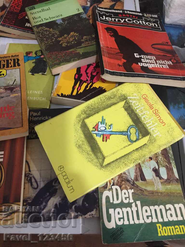 Auction lots of books Auction lots of books