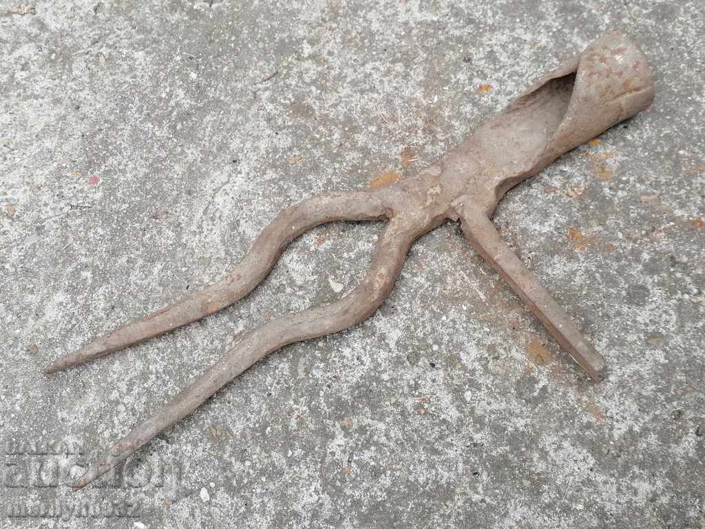 Vechi forjate dvuzabets, vila, fier forjat cu preț 43.00 BGN | € 21.99