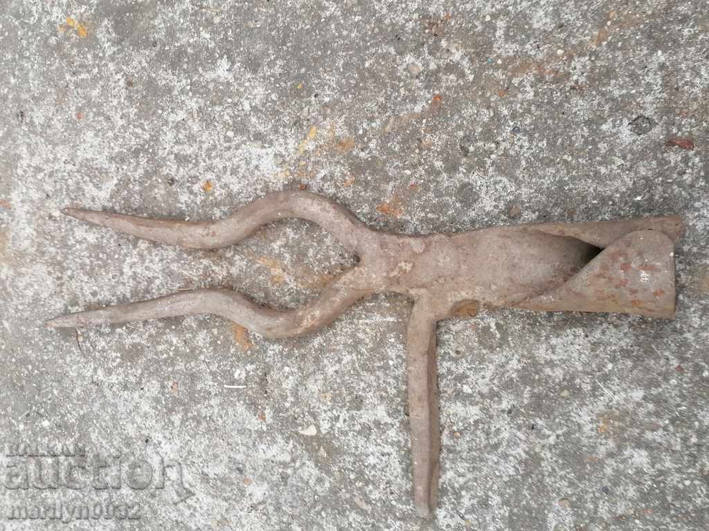 Livrarea Vechi forjate dvuzabets, vila, fier forjat