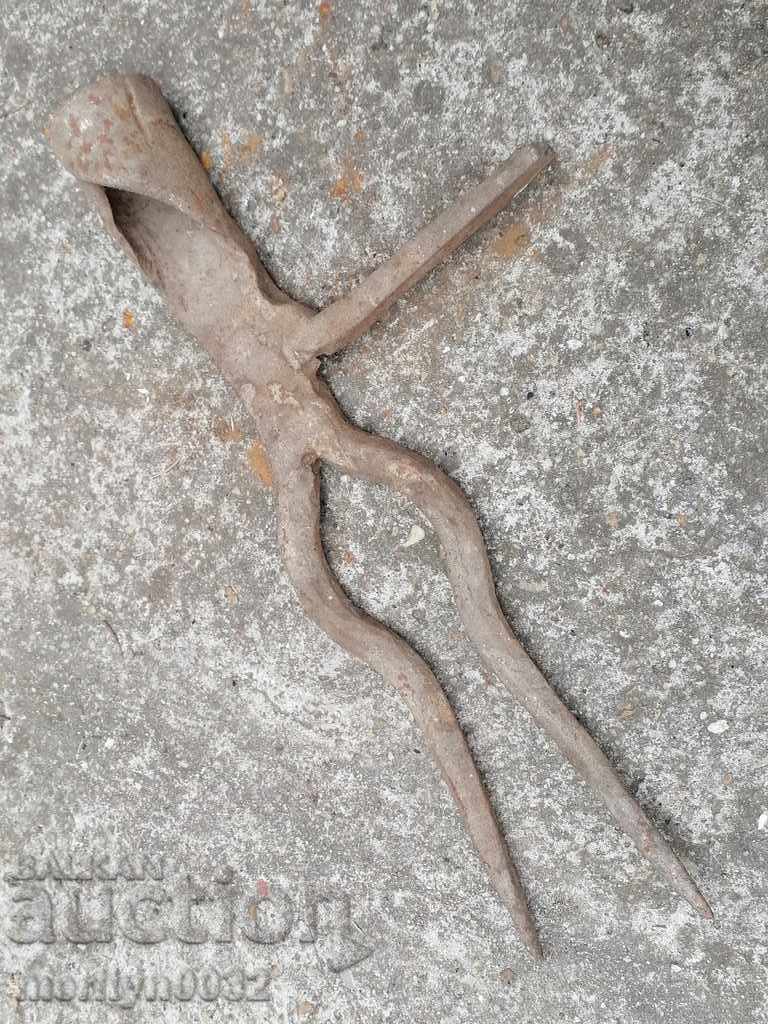 Vechi forjate dvuzabets, vila, fier forjat - 5