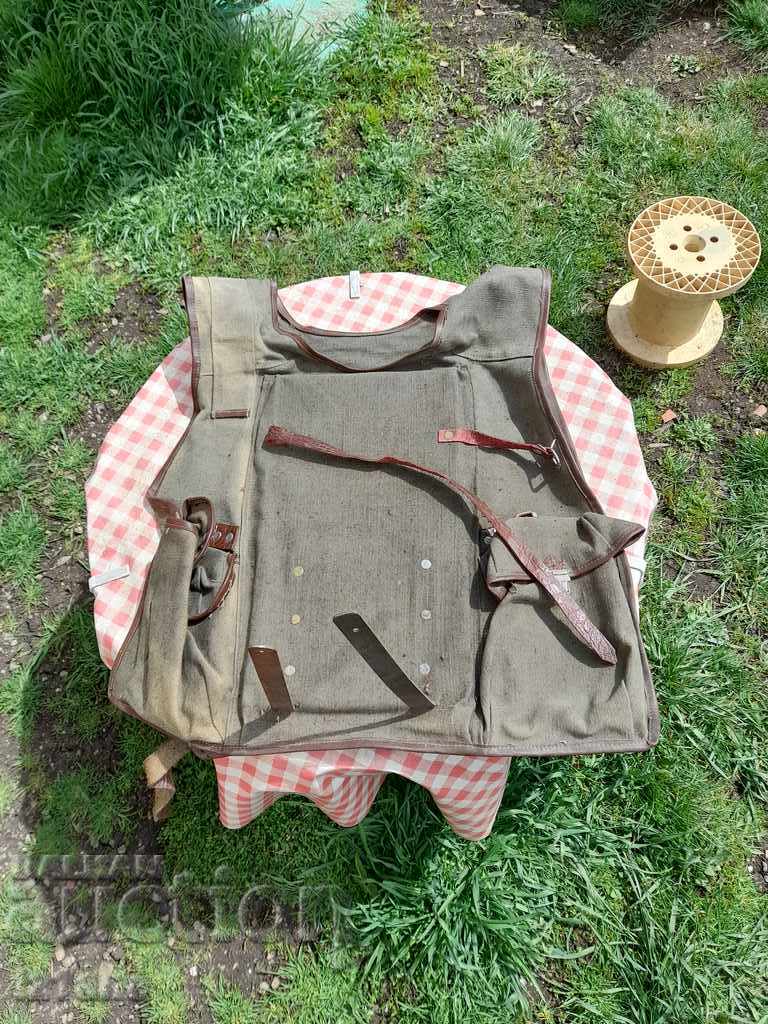 Old military backpack, vest with price 50.00 BGN | € 25.56 Old military backpack, vest with price 50.00 BGN | € 25.56