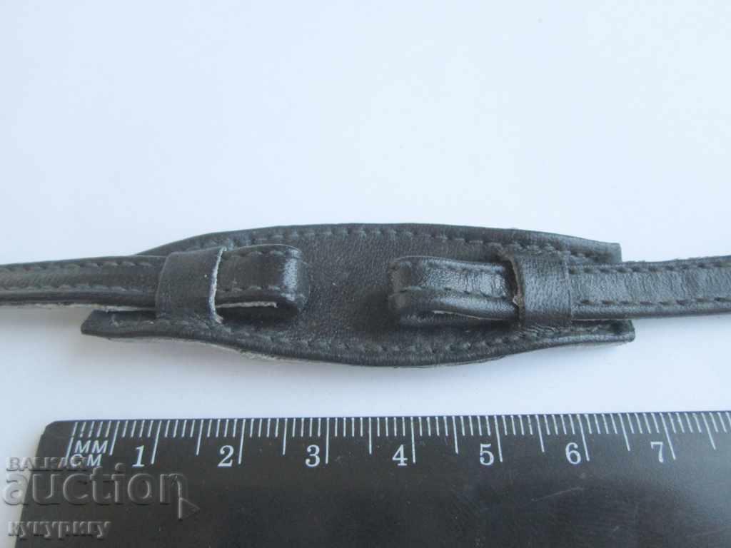 Delivery of Leather strap chain for old women's wristwatch Art Deco Delivery of Leather strap chain for old women's wristwatch Art Deco