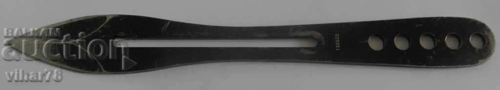 Delivery of Throwing knife Delivery of Throwing knife