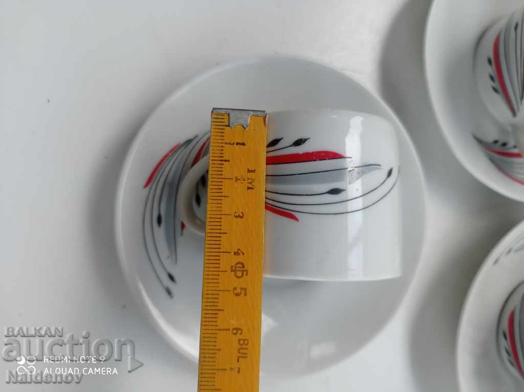 Licitație Set de cafea din porțelan bulgar Diamaond compani Razgrad Licitație Set de cafea din porțelan bulgar Diamaond compani Razgrad