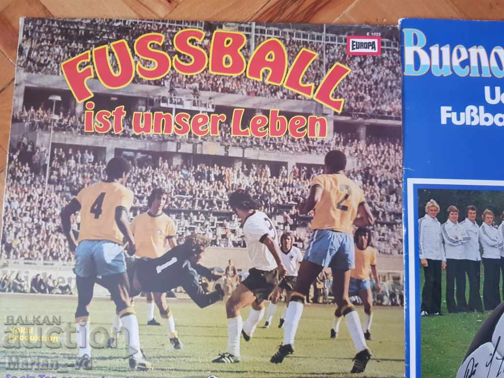 Παλιά ρεκόρ με ύμνους ποδοσφαιρικών ομάδων με τιμή 30.00 BGN | € 15.34