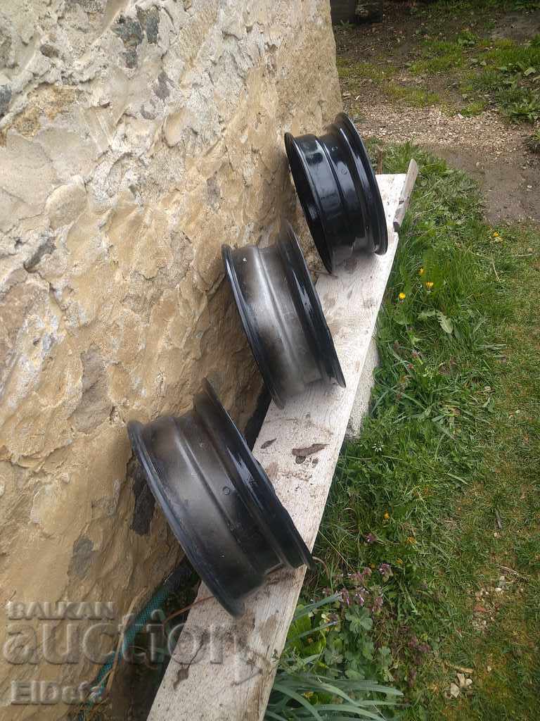 Roți 14 cu preț € 40.90 | 79.99 BGN Roți 14 cu preț € 40.90 | 79.99 BGN