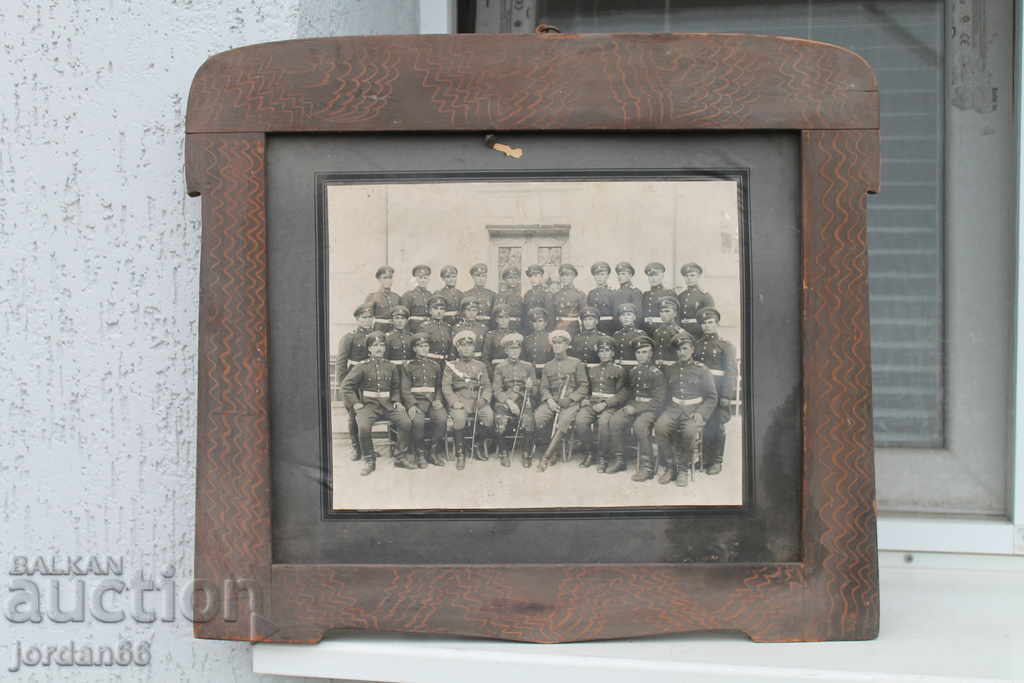 Fotografie cu absolvenții școlii de subofițeri din regimentul 9 cai