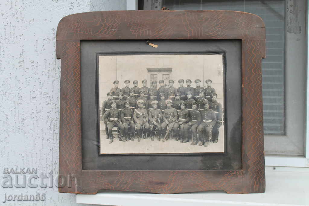 Photo of the graduates of the non-commissioned officer school in the 9th horse regiment