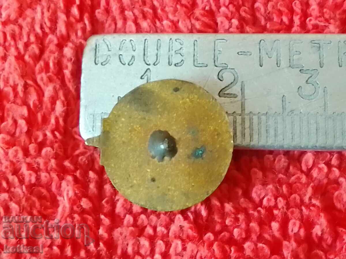 Стара спортна футболна бронз значка Светкавица 1922 с цена 2.50 лв. | € 1.28 Стара спортна футболна бронз значка Светкавица 1922 с цена 2.50 лв. | € 1.28