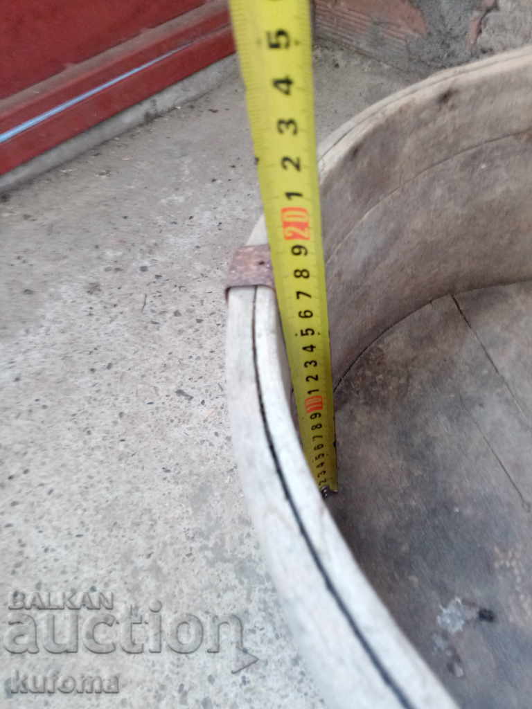 Auction Old grain crank Auction Old grain crank