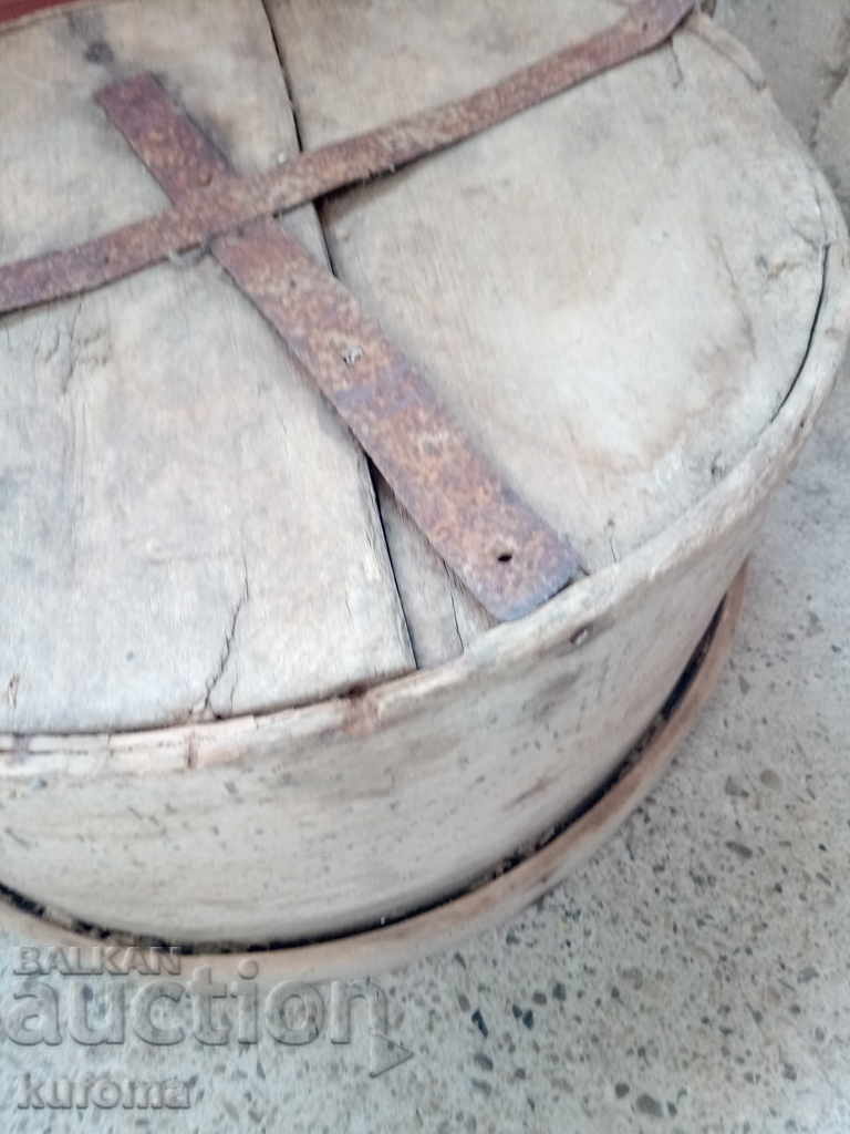 Old grain crank - 5 Old grain crank - 5