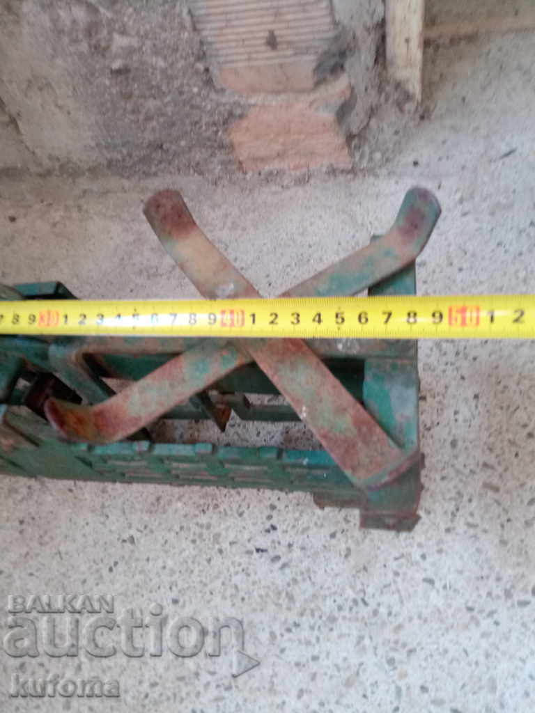 Old weight scales with price 39.99 BGN | € 20.45 Old weight scales with price 39.99 BGN | € 20.45