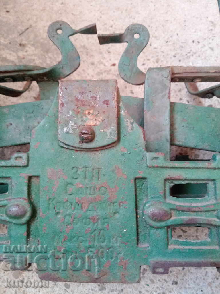 Delivery of Old weight scales Delivery of Old weight scales