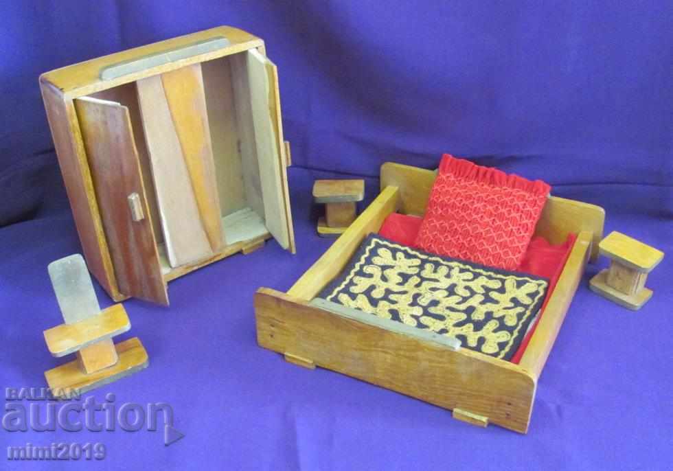 Delivery of 60s Old Children's Wooden Doll Set Delivery of 60s Old Children's Wooden Doll Set