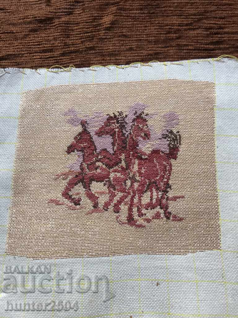 Goblen-Căluți 17/14 cm cu preț € 5.95 | 11.64 BGN Goblen-Căluți 17/14 cm cu preț € 5.95 | 11.64 BGN