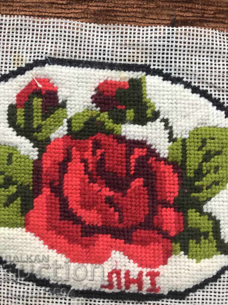 Tapestry-Roses 12/14 cm, wool with price 11.95 BGN | € 6.11 Tapestry-Roses 12/14 cm, wool with price 11.95 BGN | € 6.11