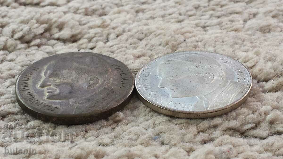 Auction SET OF 2 METAL PLAQUES / MEDALS POPE JOHN PAUL II Auction SET OF 2 METAL PLAQUES / MEDALS POPE JOHN PAUL II