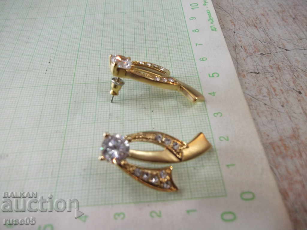 Licitație Cercei galbeni cu pietre imitație de bijuterii