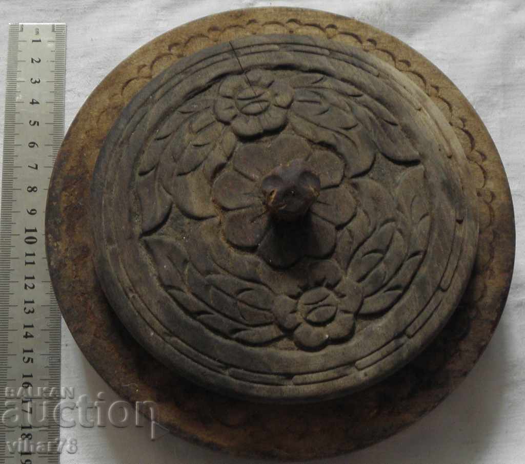 Auction LARGE OLD WOODEN SALT Auction LARGE OLD WOODEN SALT