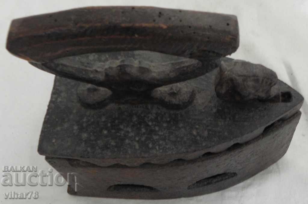 стара ютия на жар с цена 49.99 лв. | € 25.56 стара ютия на жар с цена 49.99 лв. | € 25.56