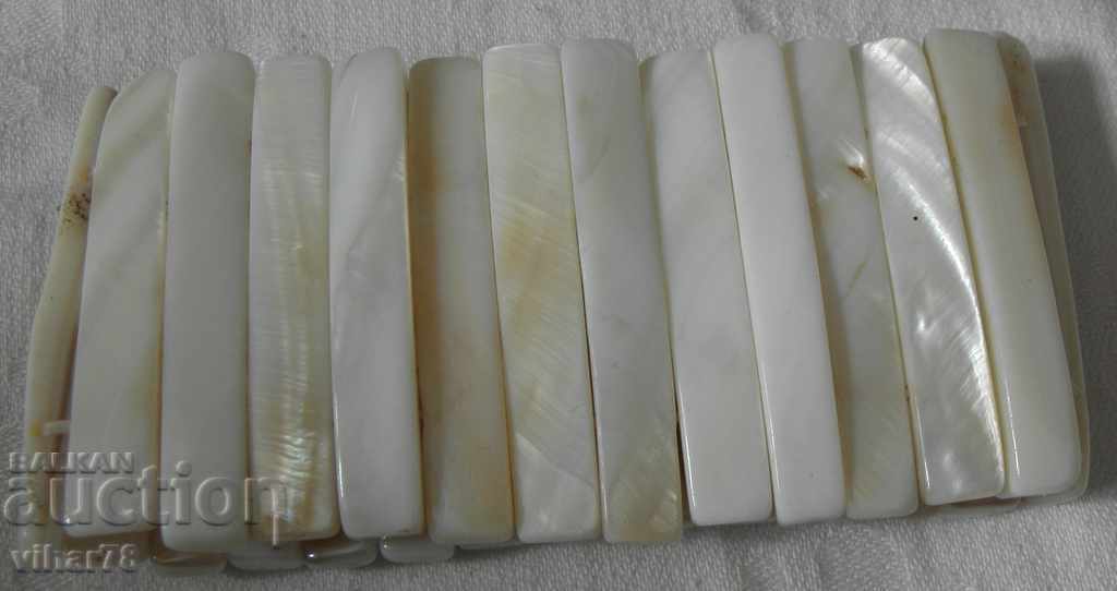 Old stretch mother-of-pearl bracelet with price 35.99 BGN | € 18.40 Old stretch mother-of-pearl bracelet with price 35.99 BGN | € 18.40