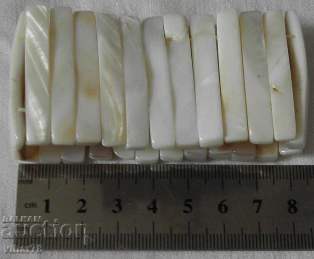 Delivery of Old stretch mother-of-pearl bracelet Delivery of Old stretch mother-of-pearl bracelet