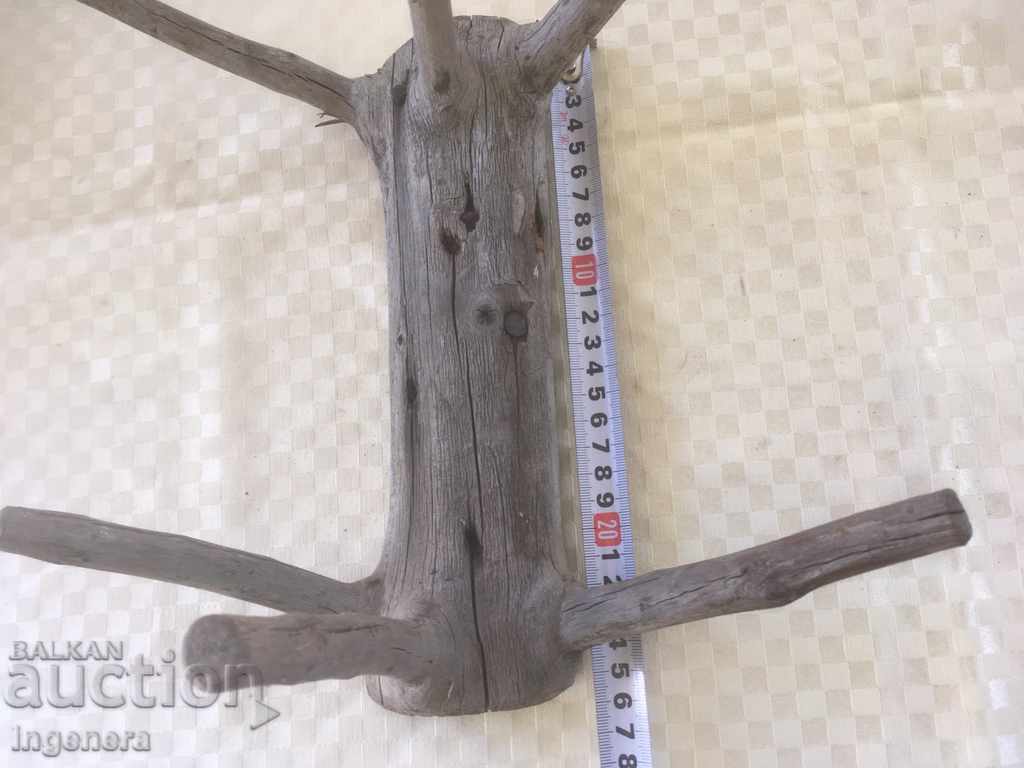 HANGER HANGER NATURAL WOOD ANCIENT with price 19.00 BGN | € 9.71