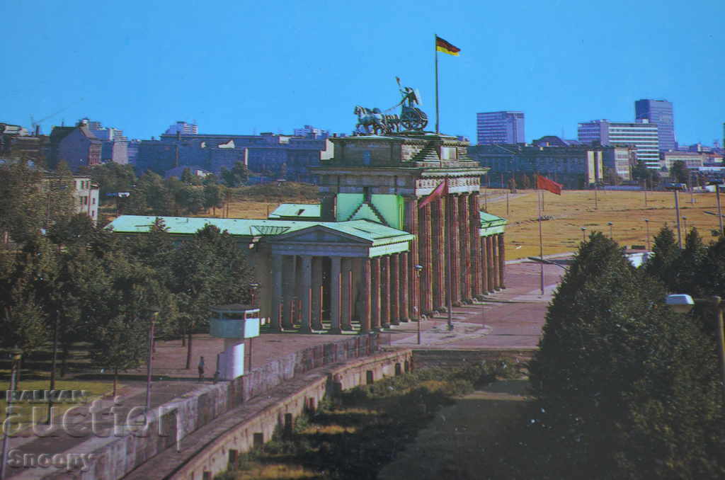 Καρτ ποστάλ: Brandenburger Tor Ost-Berlin mit der Mauer