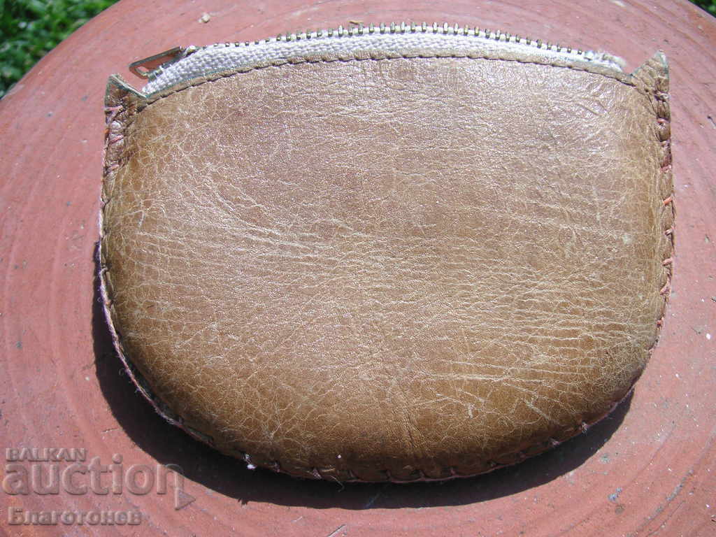 Auction Frog leather purse Auction Frog leather purse