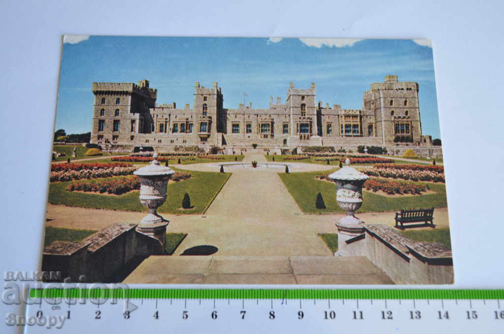 Postcard: England Windsor Castle with price 2.00 BGN | € 1.02 Postcard: England Windsor Castle with price 2.00 BGN | € 1.02