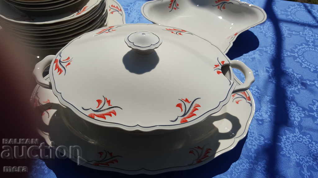 Auction Vintage porcelain dinner service Epiag D.F Czechoslovakia Auction Vintage porcelain dinner service Epiag D.F Czechoslovakia