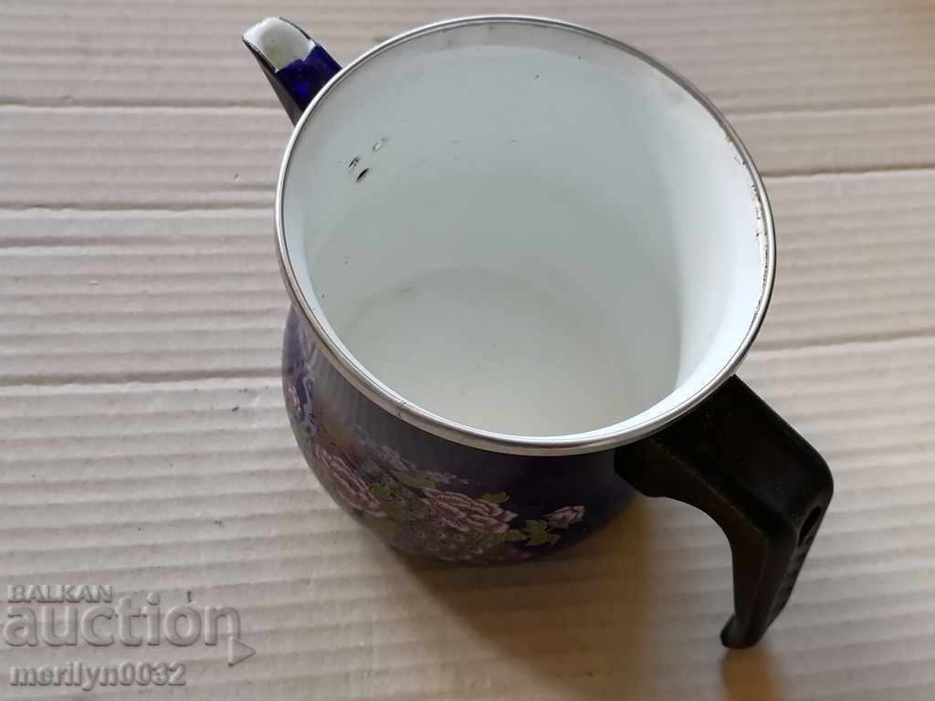 Enamelled teapot made of salt container with enamel jade jug with price 59.00 BGN | € 30.17 Enamelled teapot made of salt container with enamel jade jug with price 59.00 BGN | € 30.17