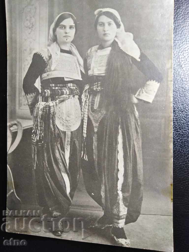 ROYAL PHOTO-1917. ΑΡΧΙΚΗ ΚΟΣΤΟΥΜ, Σόφια, πούλιες, πλεξούδες