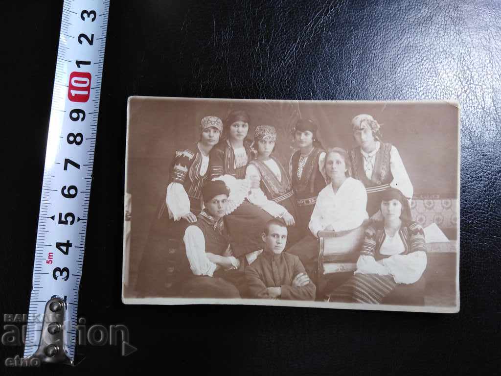 FOTO REALĂ, COSTUM, tinsel, împletitură cu preț 10.00 BGN | € 5.11