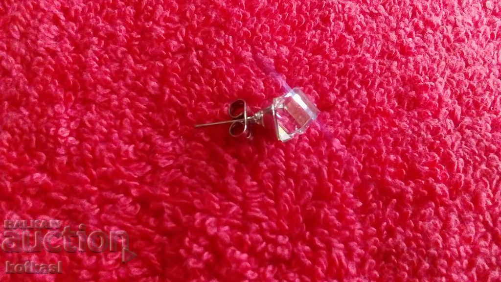 Auction Single earring Auction Single earring