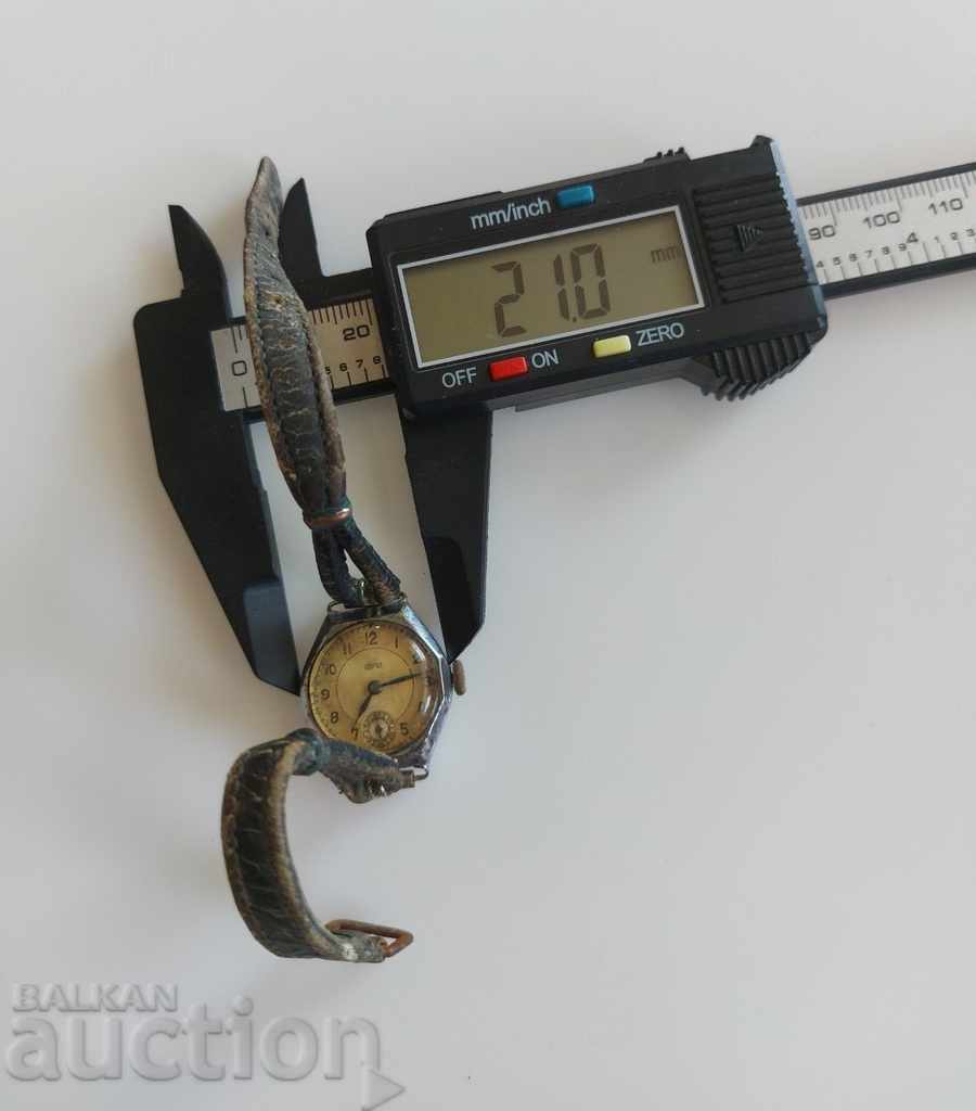 Delivery of HOME 20TH CENTURY OLD WOMEN'S WATCH Delivery of HOME 20TH CENTURY OLD WOMEN'S WATCH