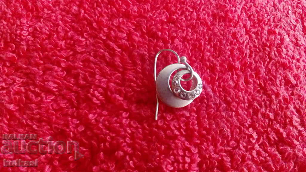 Delivery of Single earring Delivery of Single earring