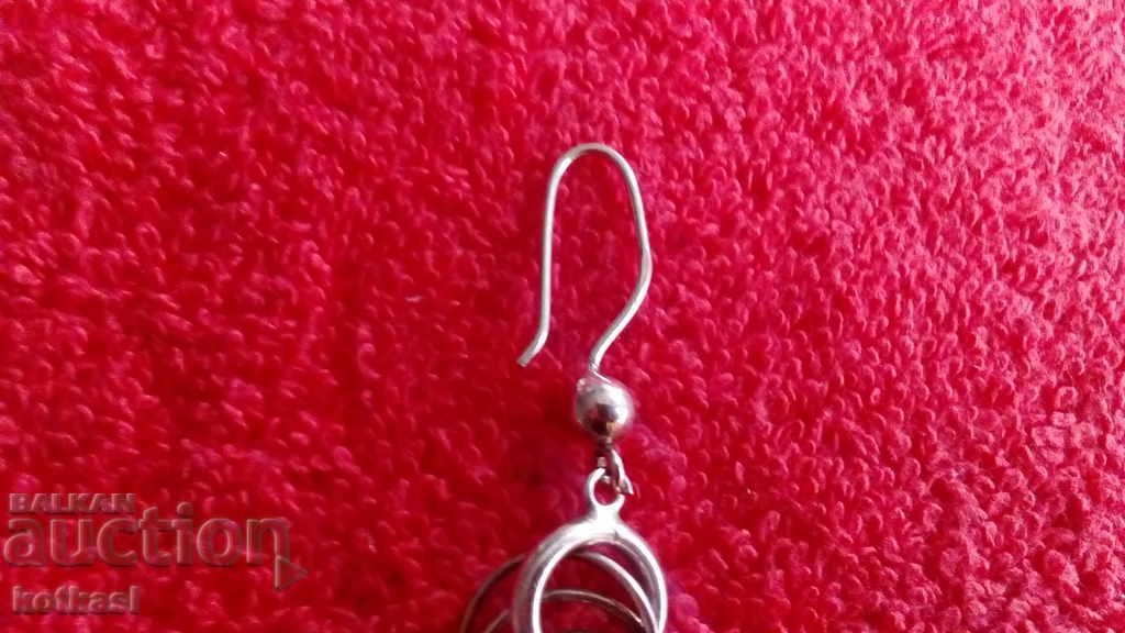 Single earring marking 3.70 gr. - 5 Single earring marking 3.70 gr. - 5