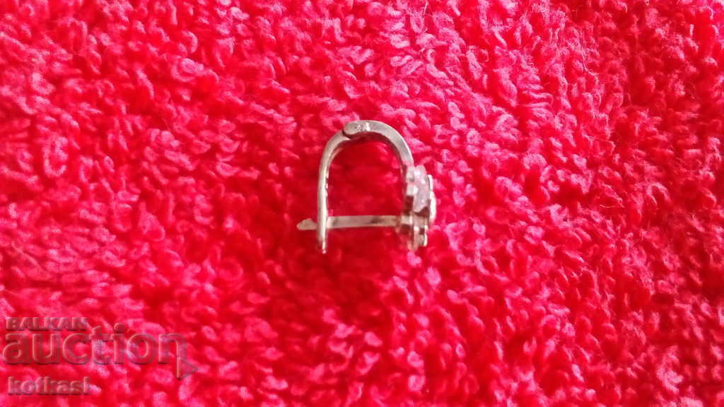 Delivery of Single silver earring marked 925 with semiprecious stones