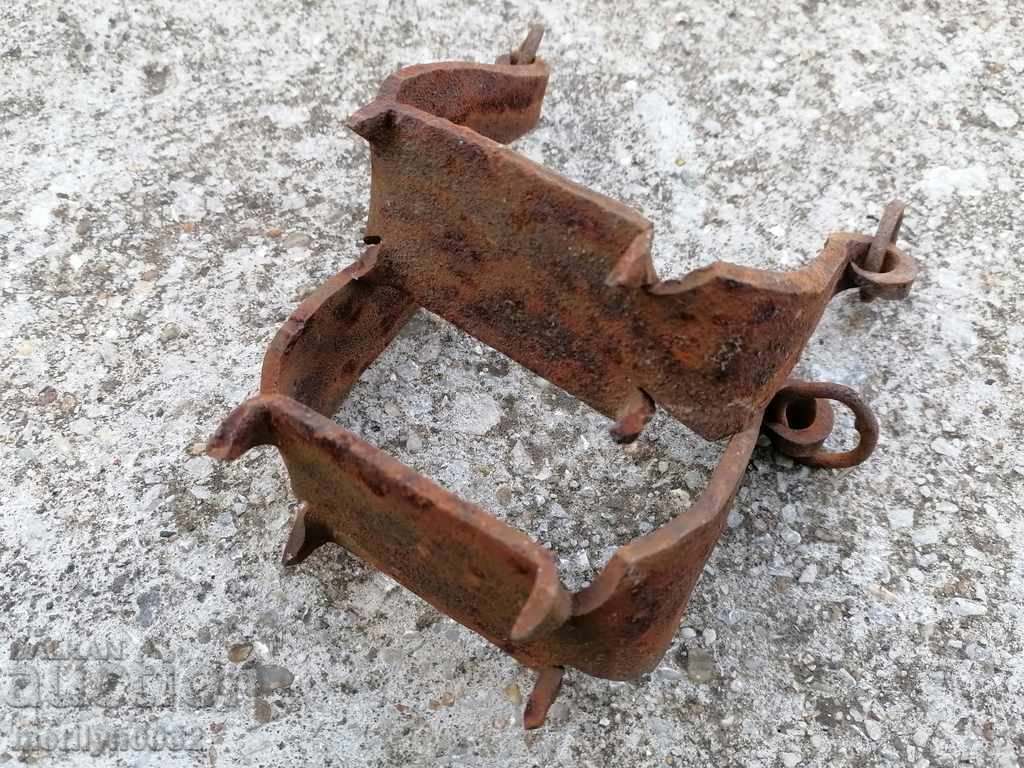 A pair of old wrought iron cats for worms spiked wrought iron with price 69.00 BGN | € 35.28