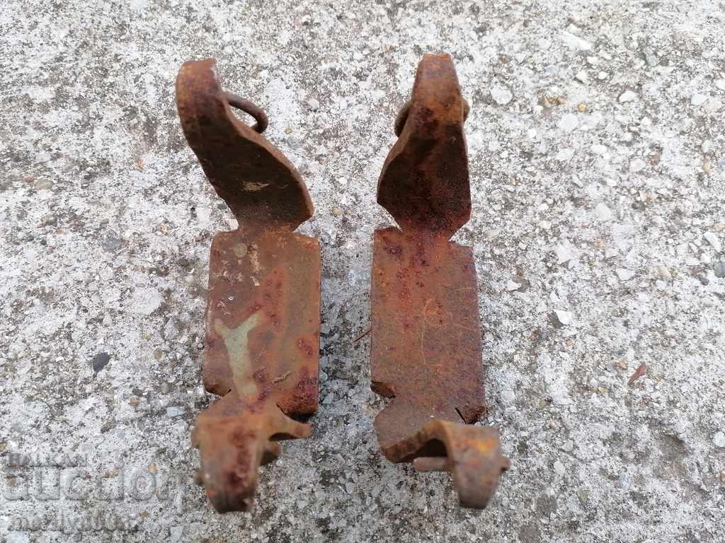 A pair of old wrought iron cats for worms spiked wrought iron - 5