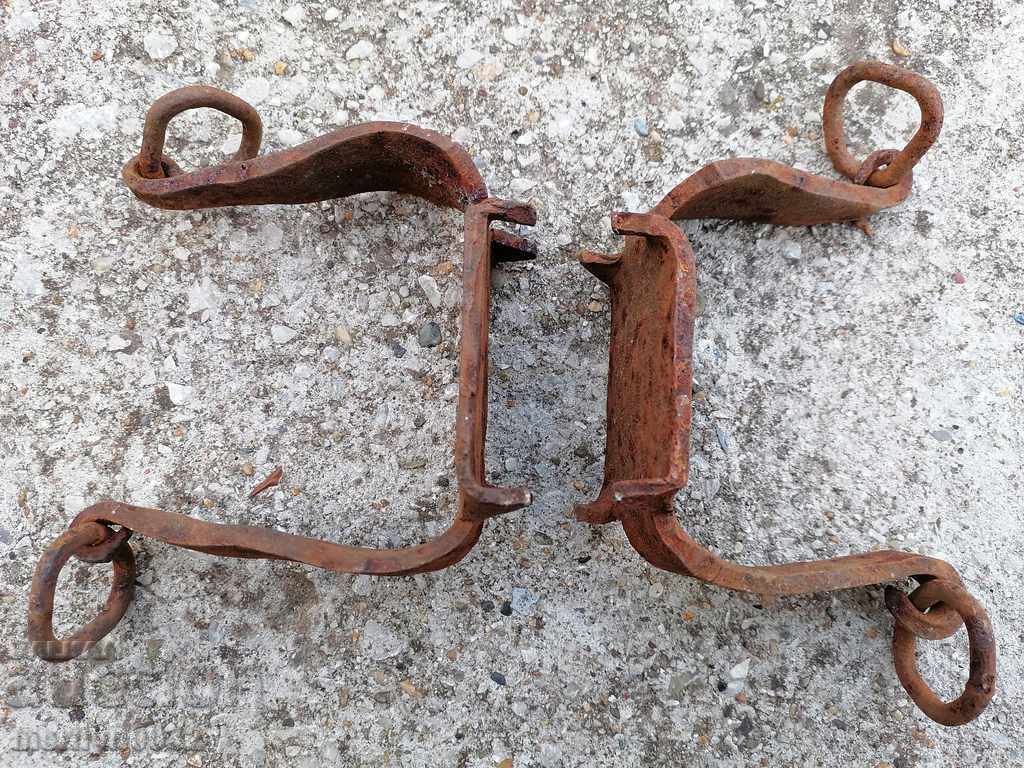 Delivery of A pair of old wrought iron cats for worms spiked wrought iron Delivery of A pair of old wrought iron cats for worms spiked wrought iron